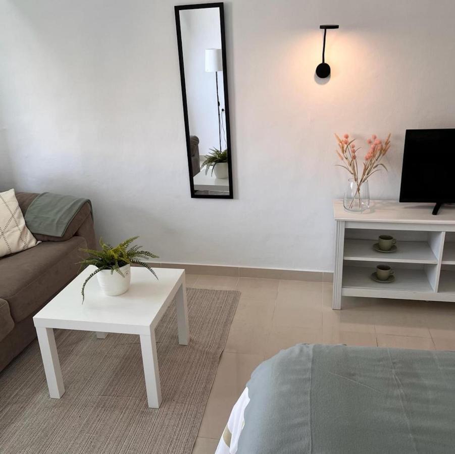 Апартаменты Precioso Estudio Palmeras Con Vistas Al Mar Фуэнхирола Экстерьер фото